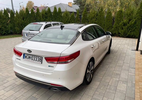 Kia Optima cena 61500 przebieg: 207000, rok produkcji 2015 z Wyszogród małe 379